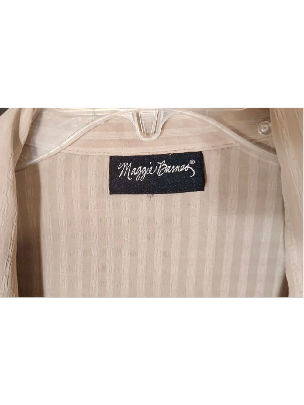 Maggie Barnes Women's Beige Button-Front Blouse 2X (45JC) - Picture 3 of 6